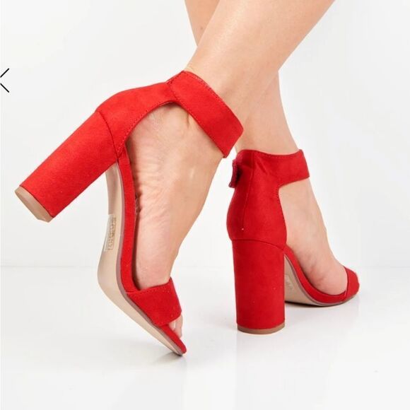 BRAND NEW WILD DIVA LOUNGS ADJUSTABLE BUCKLE ANKLE STRAP POINTED TOE HEEL SANDAL - Picture 5 of 16